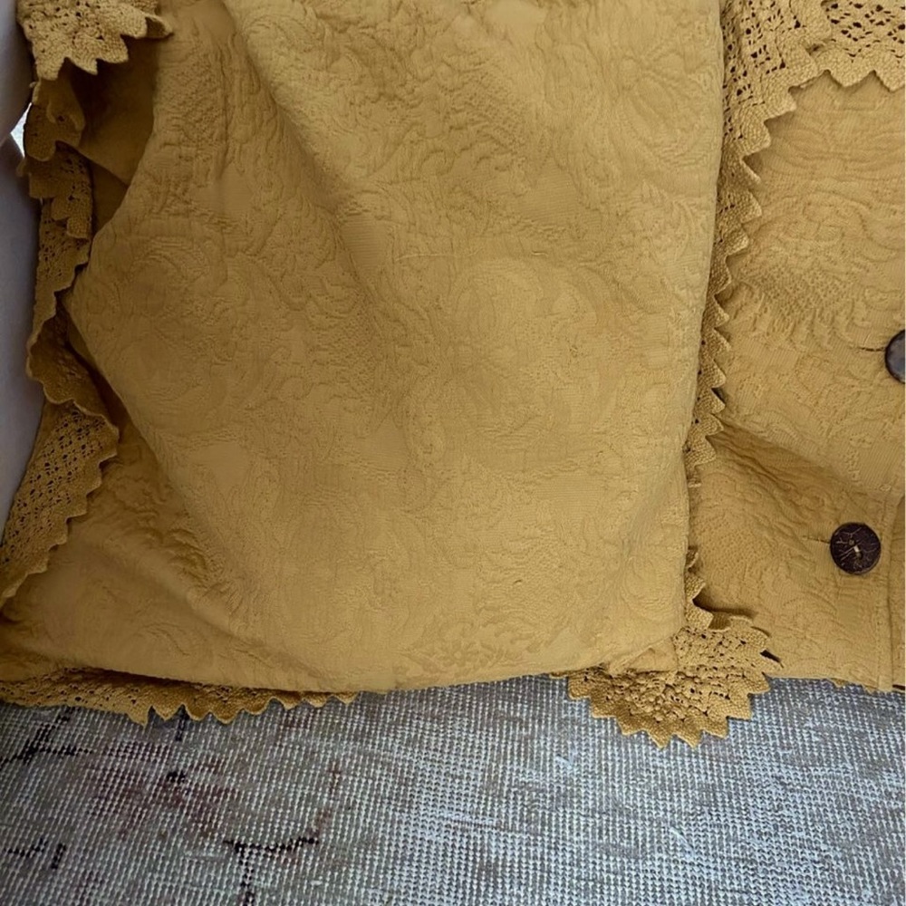 2 Throw Pillows - Picture 2 of 2
